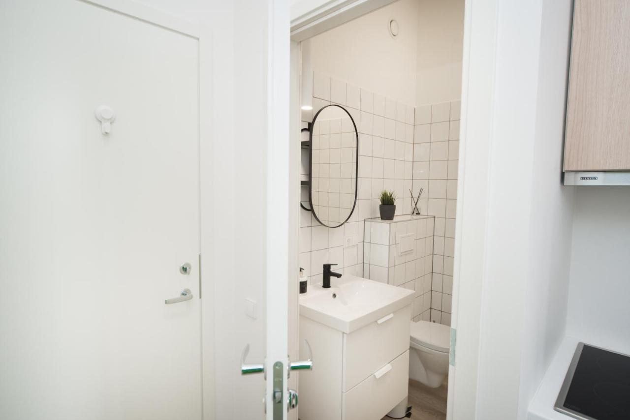 Studio Apartment In Laisves Aleja Kaunas Exterior foto